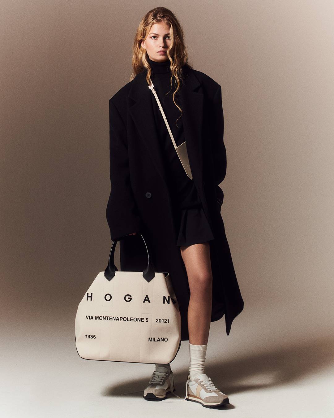 HOGAN script bag.